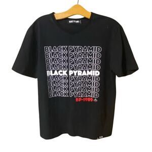Black Pyramid Black Short Sleeve Tee Modern streetwear medium graphic tee